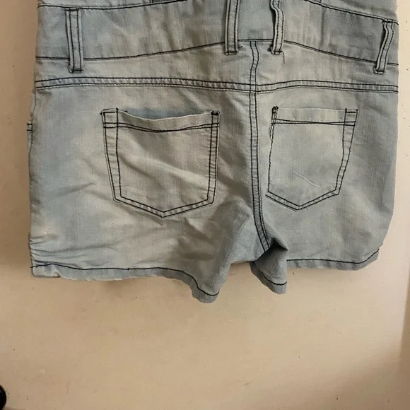 Chic Denim Button-Up Romper Noble - Picture 6 of 9